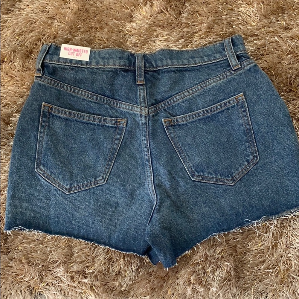 Short pants - Picture 2 of 2